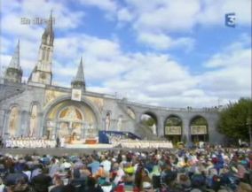 La messe des malades à Lourdes
