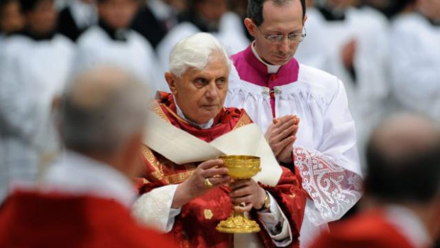 Benoît XVI célèbre la messe de la Pentecôte à Rome