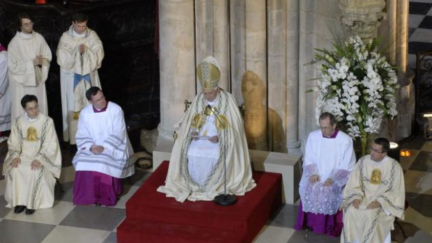 Benoît XVI préside les vêpres à Notre-Dame de Paris 2