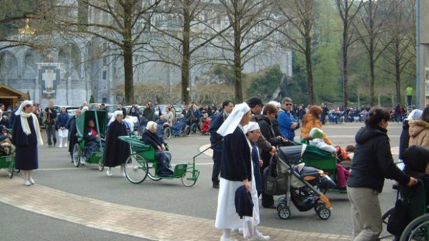 Malades à Lourdes