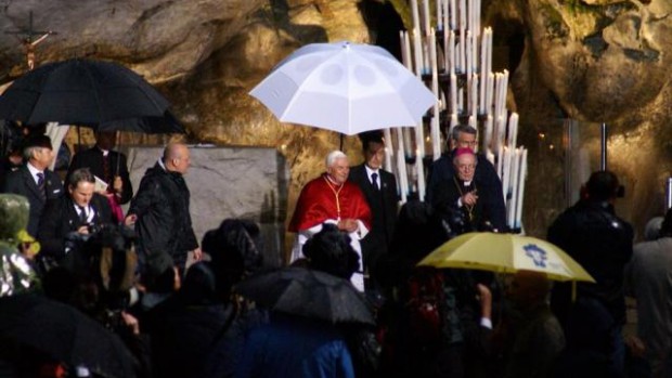 album photo du DEI de Toullouse, Lourdes le 14 septembre 2008, visite du pape