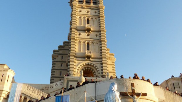Notre_Dame_Garde_procession