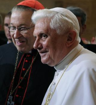 Le pape Benoît XVI et le cardinal Vingt Trois au collège des Bernardins