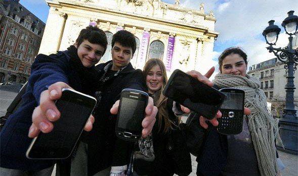 jeunes rome vatican smartphones